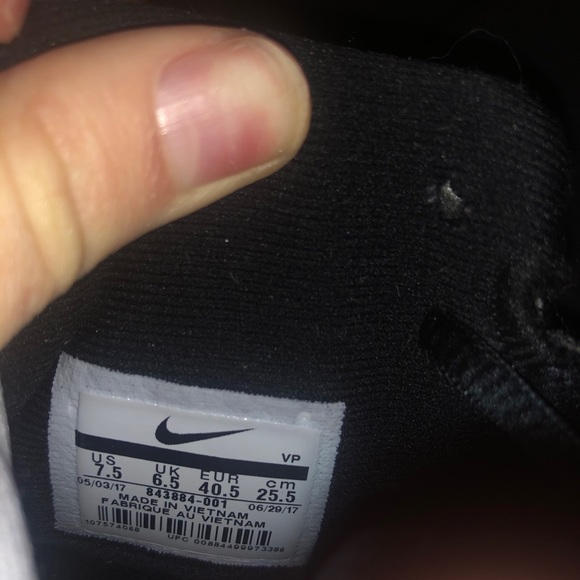 Nike basketball shoes - Picture 4 of 4